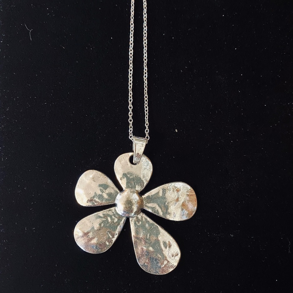 BIG darling flower necklace!